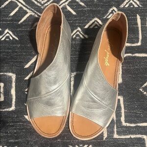 Free People Silver Open-Toe Sandals Mont Blanc
